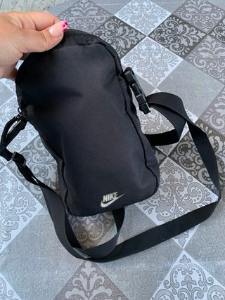 Riñonera negra Nike
