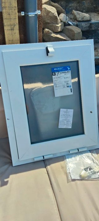 Ventana guardilla nueva a estrenar