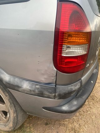 Opel Zafira  Opel Zafira a 2.2DTI 2002