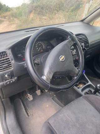 Opel Zafira  Opel Zafira a 2.2DTI 2002