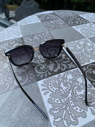Gafas de sol negras