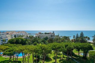 Ático en alquiler en Puerto Banús en Marbella