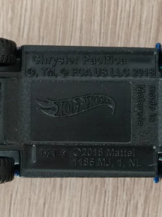 Set 6 Hot Wheels Chrysler Pacifica
