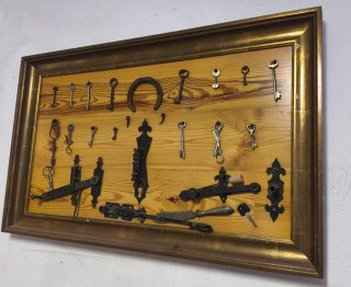Colección de herrajes y llaves antiguas