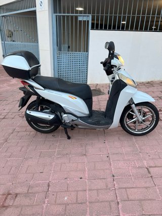 Honda SH 300 Scooter Blanca