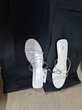 Sandalias Zara Tiras Transparentes Cuña Blanca