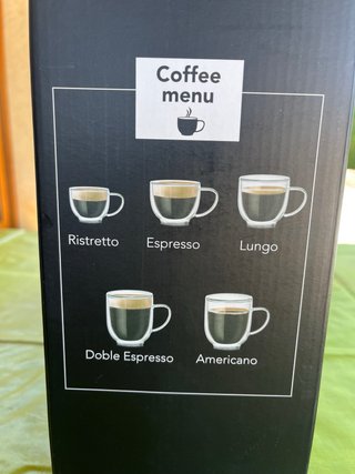 Cafetera de cápsulas negra