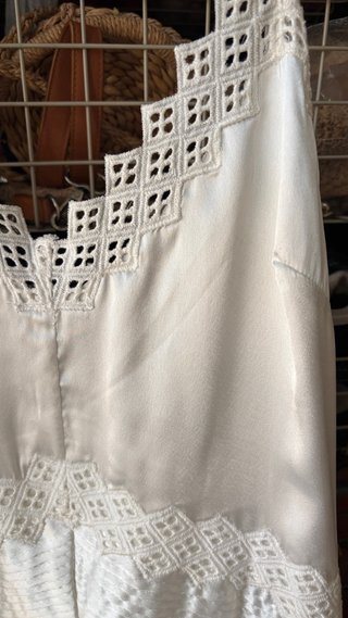 Vestido lencero blanco con encaje