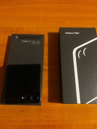 Samsung Galaxy Z Flip 7