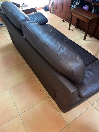 Sofá de piel 2 plazas muy cómodo