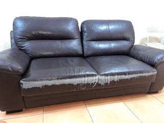 Sofá de piel 2 plazas muy cómodo