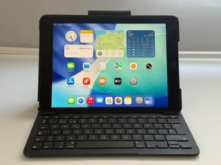 iPad 8ª Gen 32GB + Teclado Logitech