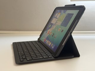 iPad 8ª Gen 32GB + Teclado Logitech