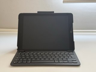 iPad 8ª Gen 32GB + Teclado Logitech