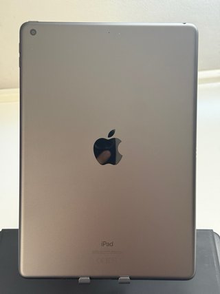 iPad 8ª Gen 32GB + Teclado Logitech