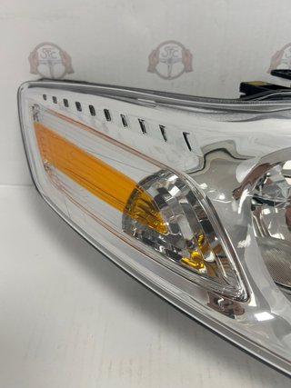 Faro Derecho Ford Mondeo MKIV Hella