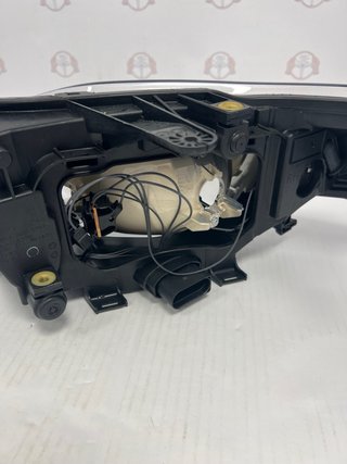 Faro Derecho Ford Mondeo MKIV Hella