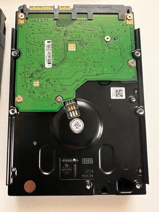 Discos Duros Seagate Barracuda 2TB SATA. 4 unidad