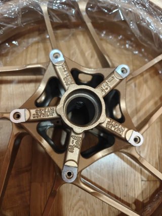 Llanta Yamaha Tracer 09 GT B7N-25168-00-8L Dorada