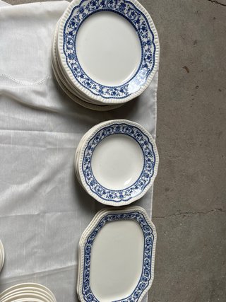 Tazas y platos San Claudio.