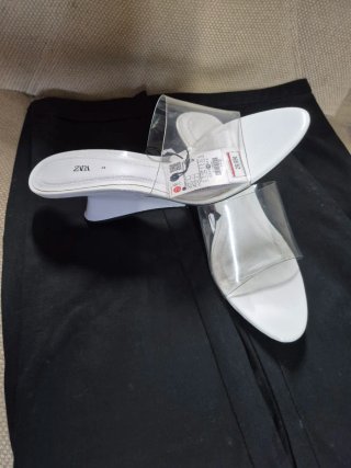 Sandalias cuña transparentes Zara Talla 39