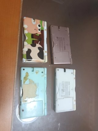 Lote 4 Nintendo DS (Azul, Rosa, Blanco, Multicolor