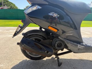 Ciclomotor Piaggio 49cc 4T Scooter Negro