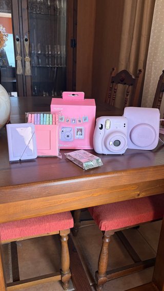 Cámara Instax Mini 11 y Accesorios