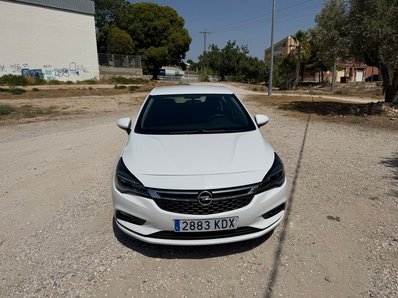 Opel Astra 2017 - foto 1