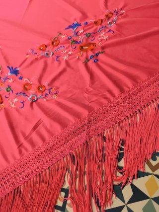 Mantón de Manila Rosa Bordado