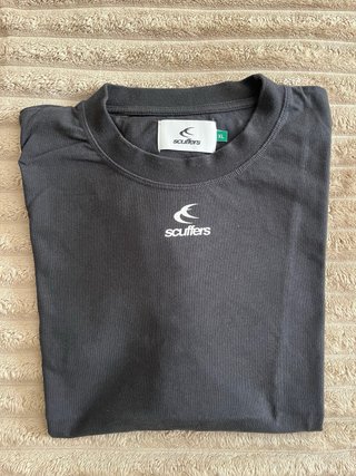 - Polera Scuffers Boxy Fit Talla XL
