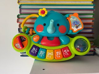 Piano bebé elefante musical (en ingles)