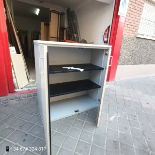 Armario con llave metal y madera