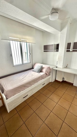 Dormitorio juvenil completo. URGE VENTA!