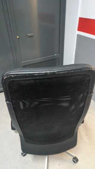 Silla de oficina negra