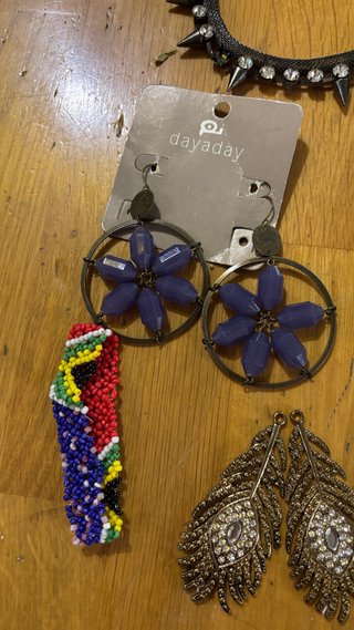 Lote bisutería: collar, pendientes y más