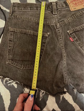Shorts Levi's negro desgastado