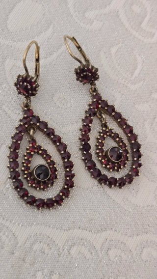 Pendientes antiguos granates
