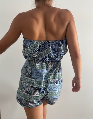 Mono corto estampado sin tirantes