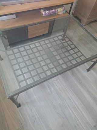 Mesa centro cristal y metal