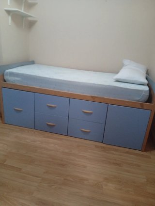 Cama con cajones y almacenaje