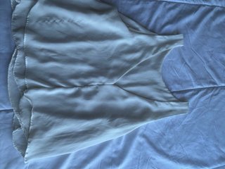 Blusa blanca con volantes