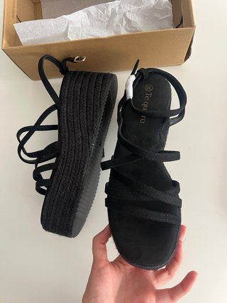 Sandalias cuña negras esparto