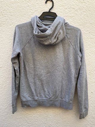 Chaqueta Nike gris con cremallera