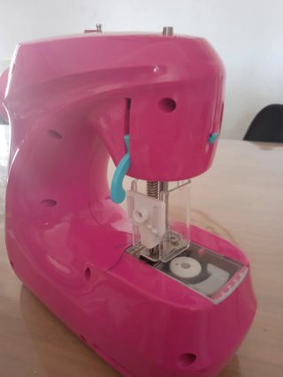 Máquina de coser de juguete Barbie