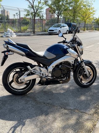 Suzuki GSR 600