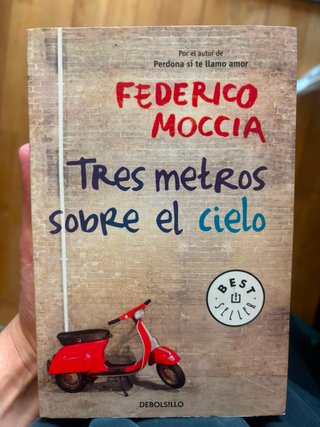 Tres metros sobre el cielo.