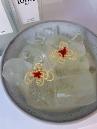 Pendientes Orquídea Hechos a Mano - Dorado
