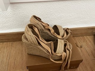 Tacones de esparto altos verano beige