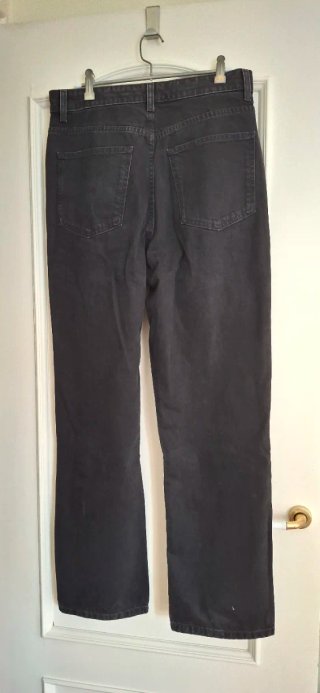 Pantalón vaquero negro de Zara talla 40